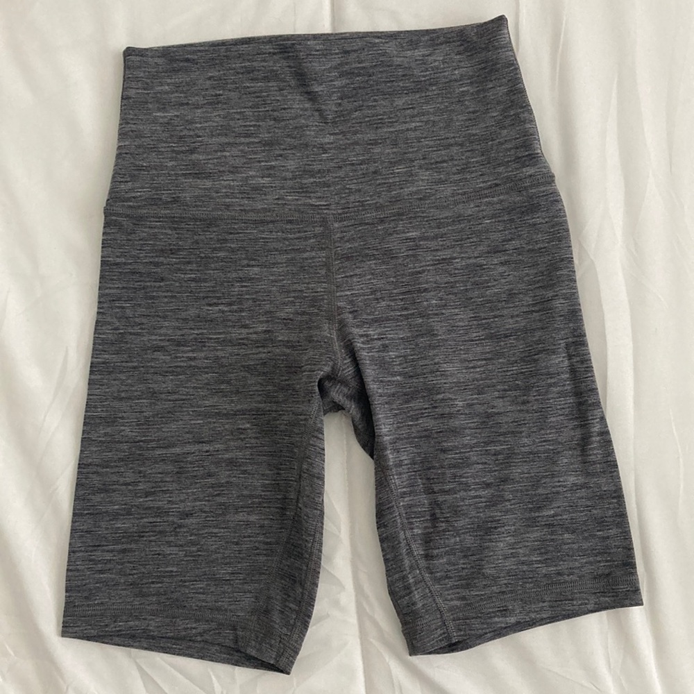 LuluLemon Biker Shorts 8”-Grey